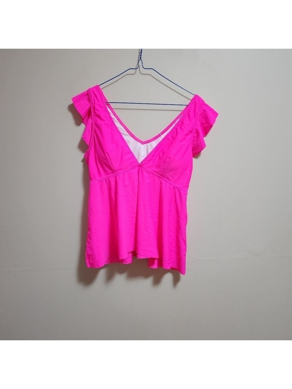 Beachsisi v neck tankini ,crop top ,swimming top color hot pink size L